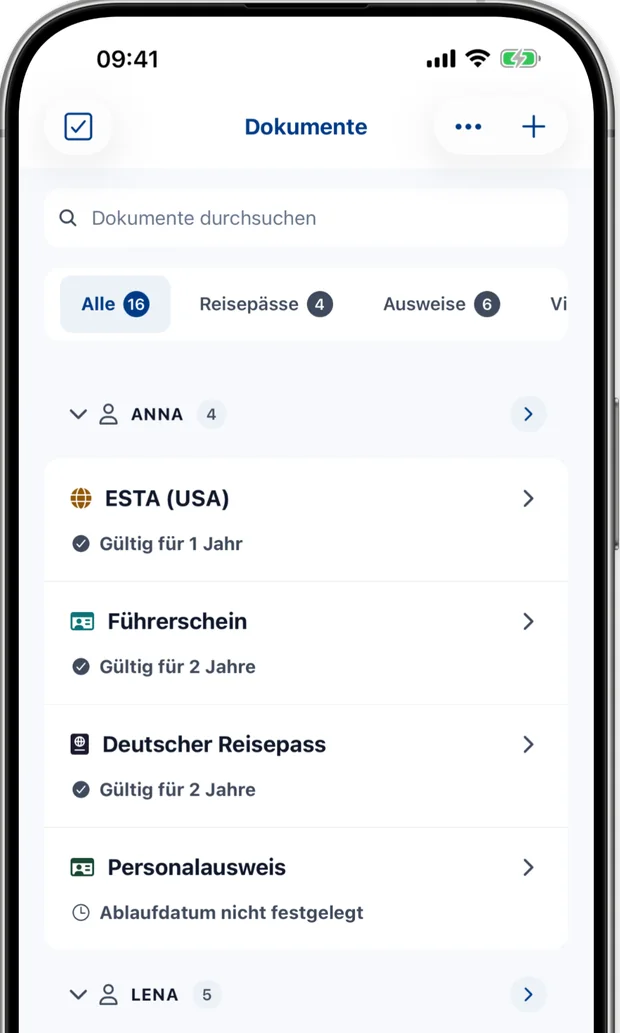 Bildschirm Dokumente zeigt eine Liste der Pässe, Ausweise und Visa einer Familie mit ihrem Ablaufstatus